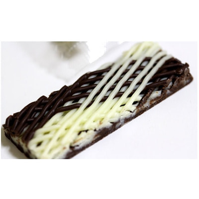 Lotte "Sasha" Комбинированный шоколад молочный с белым, 15 шт. (вид 1) Lotte "Sasha" Комбинированный шоколад молочный с белым, 15 шт. (фото, вид 1)