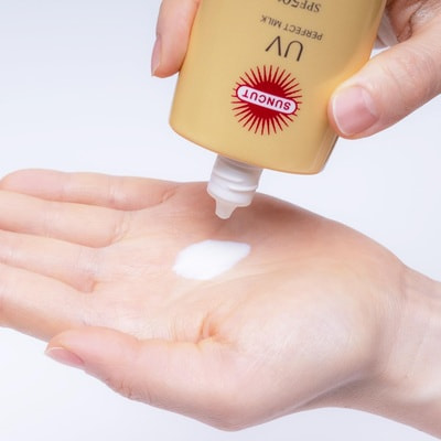 Kose Cosmeport "Suncut Perfect UV Milk SPF50+ PA++++" �������������� ������� ��� ���� � ����, SPF50 +, ����������������������, 50 �. (����, ��� 2)