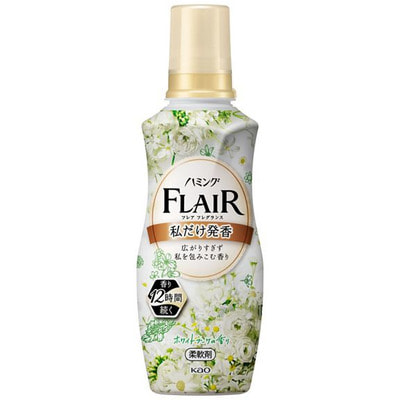 KAO "Flair Fragrance White Bouquet" Кондиционер-смягчитель для белья, с изящным ароматом белых цветов, 520 мл. (фото)