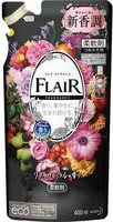 KAO "Flair Fragrance Rich Floral" Кондиционер-смягчитель для белья, с богатым фруктово-ягодным ароматом и цветочными нотками, мягкая упаковка, 400 мл.