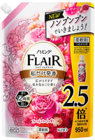 KAO "Flair Fragrance Floral Sweet" Кондиционер-смягчитель для белья, со сладким цветочно-фруктовым ароматом, сменная упаковка, 950 мл.