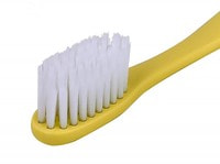 Dental Care "Nano Silver Pectrum Toothbrush" Зубная щетка c наночастицами серебра и сверхтонкой двойной щетиной, средней жесткости и мягкой, цвет: пастельный желтый, 1 шт.