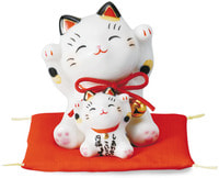Yakushigama "Манэки-Нэко - Кот Счастья" Мама кошка с котёнком, 7 см.